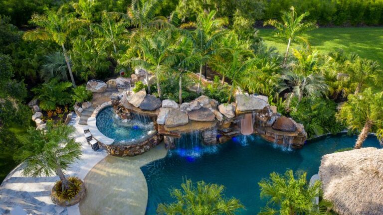 Commercial pool contractor 