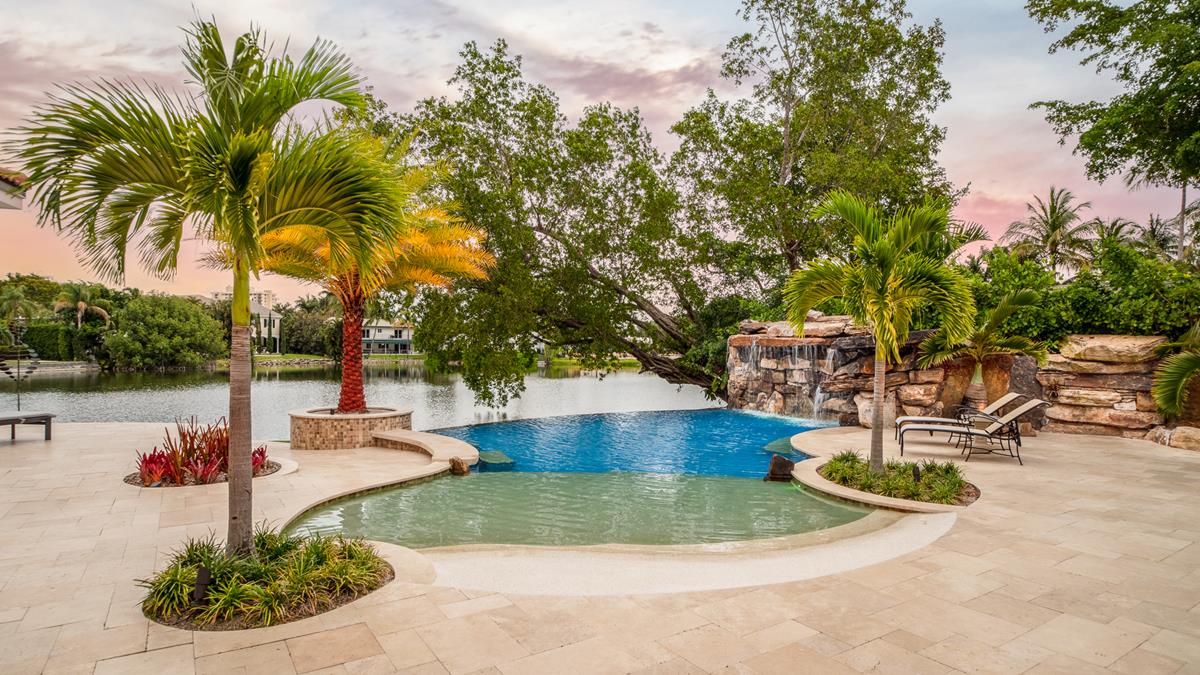 Freeform Pool Builder